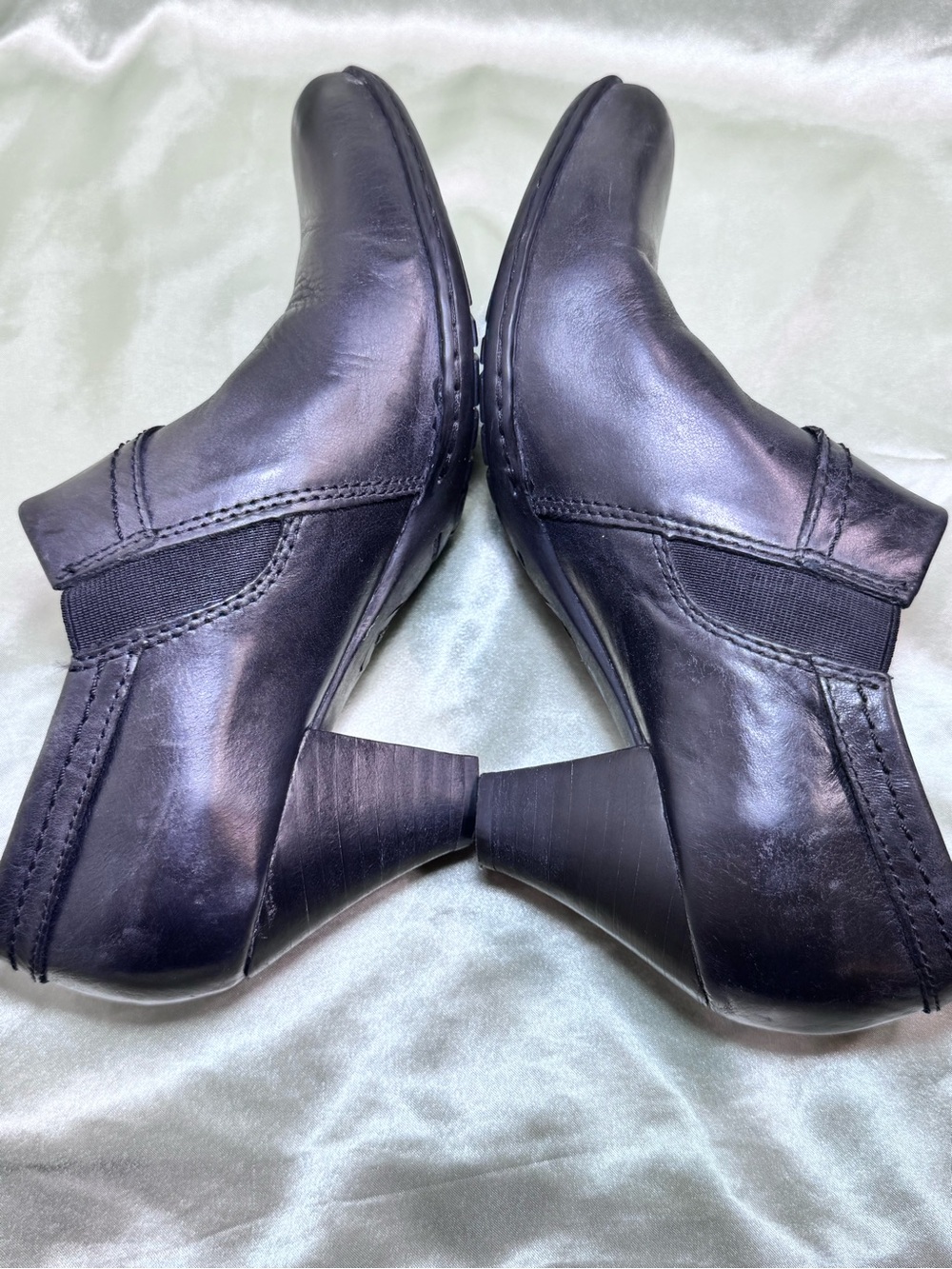 Born Leather Black Ankle Booties with Side Zip Women’s size 7.5 - Picture 5 of 10